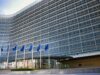 EU verschärft Sanktionen gegen Nordkorea wegen Waffenprogrammen und Russland-Verbindungen Europäische Union Flaggen vor einem modernen Gebäude; Symbolbild.