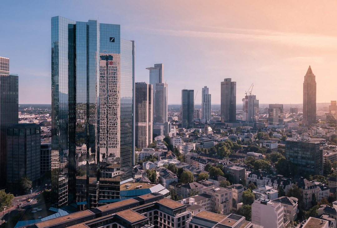 Deutsche Bank beschleunigt Firmenkredite mit KI: Entscheidungen teils in Minuten