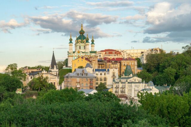 Historische Gebäude in Kyiv, Ukraine; illustrative image.