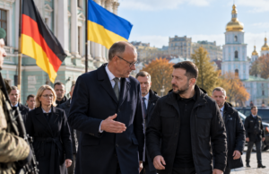 Almanya’dan Ukrayna’ya 1 milyar avroluk yeni askeri yardım Almanya Başbakanı Friedrich Merz’in Kiev ziyaretini gösteren temsili görsel