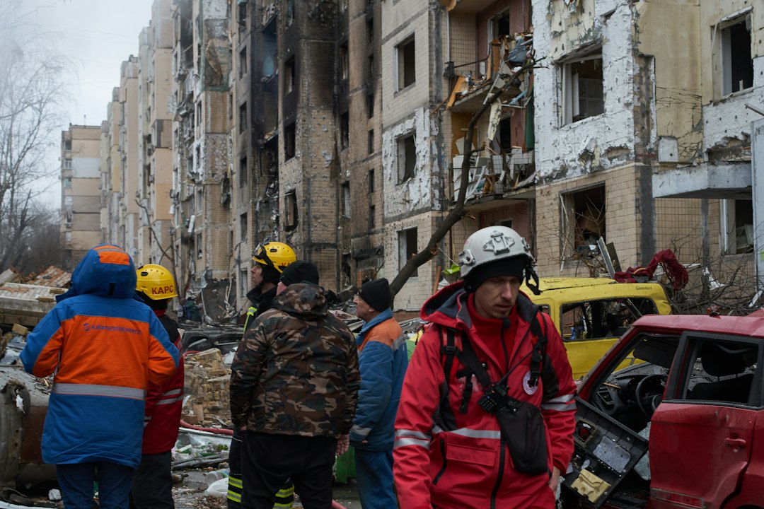 Russia and Ukraine begin limited truce to bring aid to occupied Oleshky